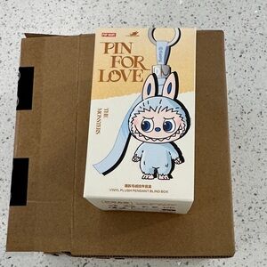 Pin for Love Vinyl Plush Pendant Blind Box G